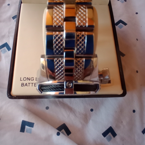 Invicta Bolt Chronograph Silver Dial Stainless Steel Ladies Watch! - Picture 8 of 11